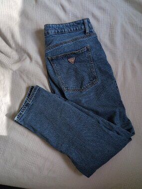 Guess "Mom Jeans"